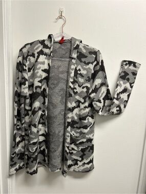 Yoki Women's Gray Camo Hooded open Cardigan Jacket with pockets